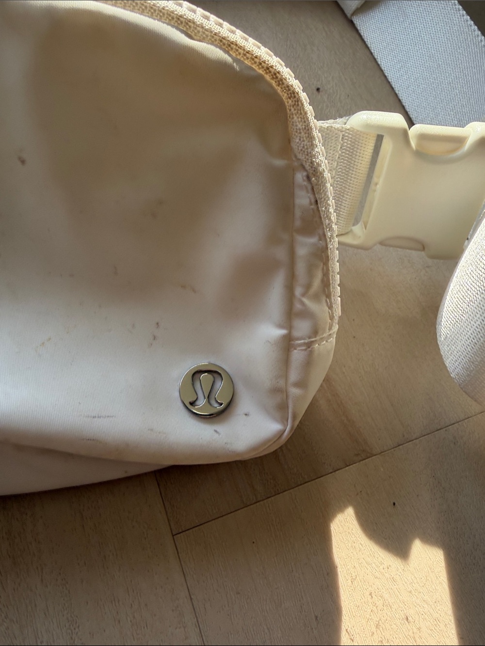 lululemon waist bag white silver decal - Picture 2 of 9